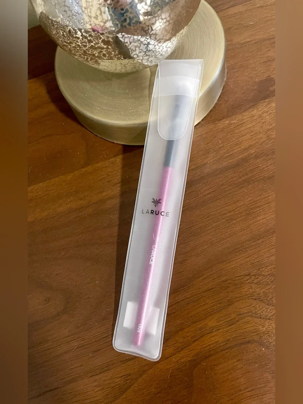 Laruce Beauty Tapered Blending Brush in Fuchsia - NWT